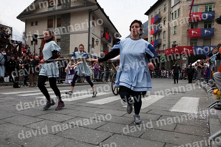 Gara delle Bighe 2011-7863.jpg